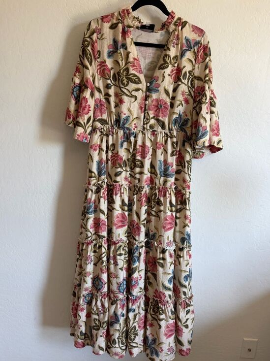 Tuckernuck Dresses & Skirts - Tuckernuck Floral Tiered Midi Dress in Cream with Pink & Blue Bloom L